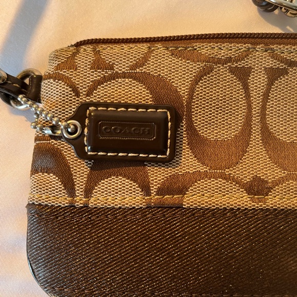 Couch wristlet - Picture 6 of 6